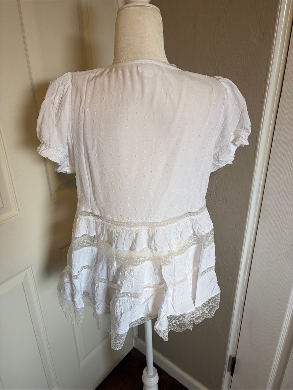 Urban Outfitters Kimchi White Cotton Lace-Trim V-Neck babydoll Peplum Top - Picture 5 of 6
